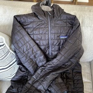 Women’s Patagonia down nano puff pull over
